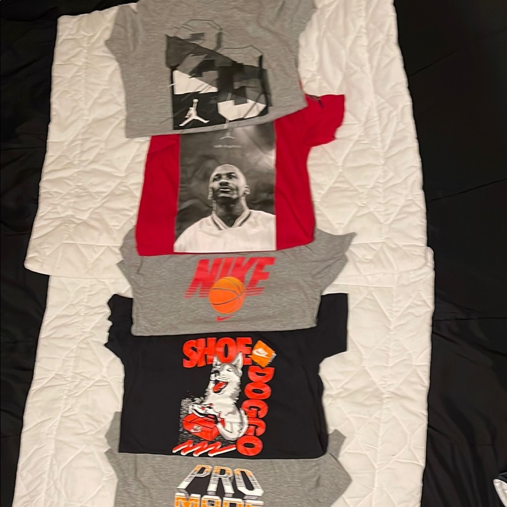Nike Kids Graphic T-Shirts - Gray, Red, Black